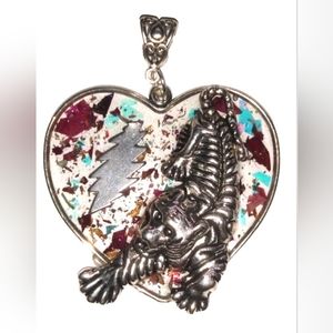 Jerry Garcia's Tiger Rose Real Flowers 13 point bolt heart necklace